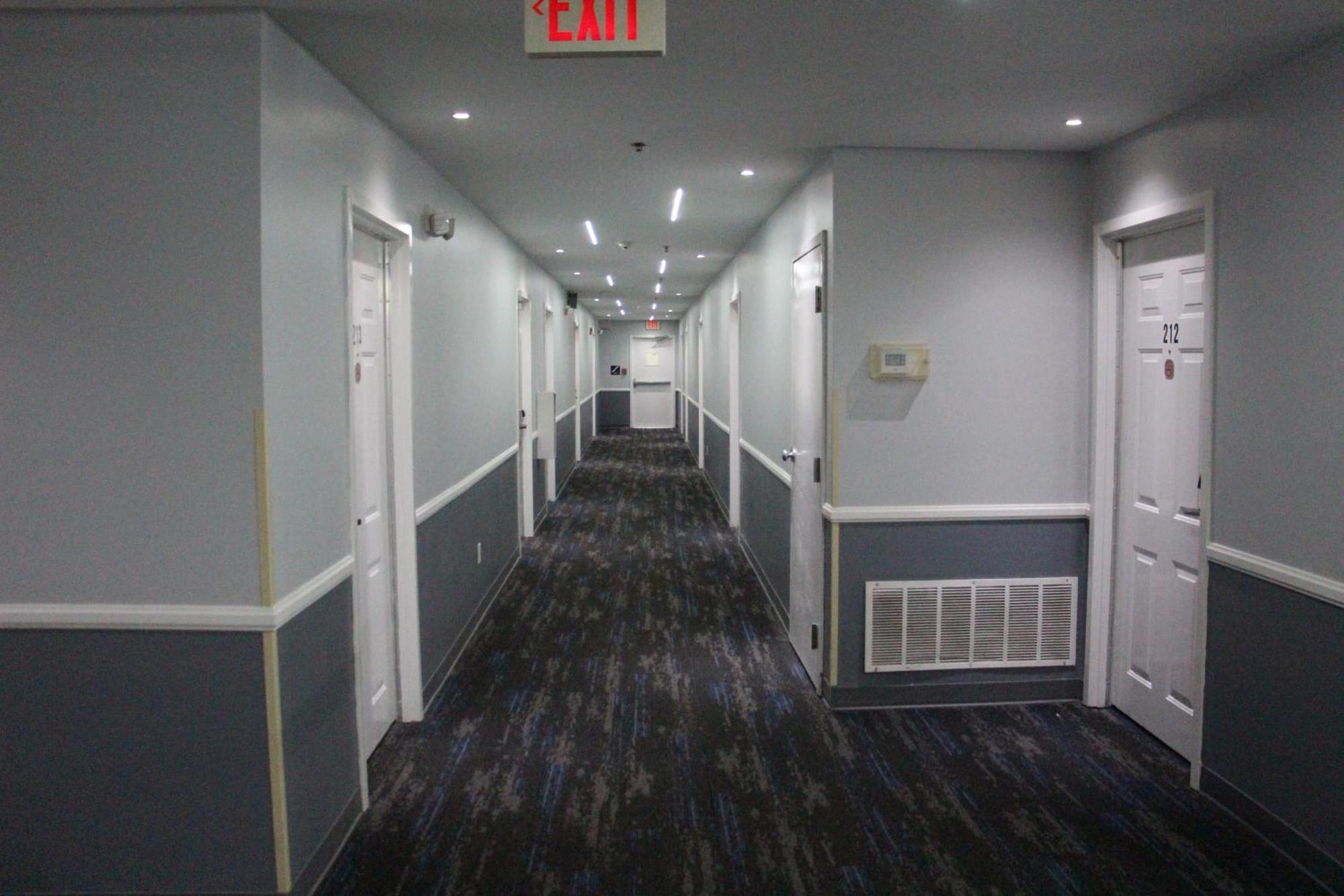 Douglas Inn & Suites Cleveland Esterno foto