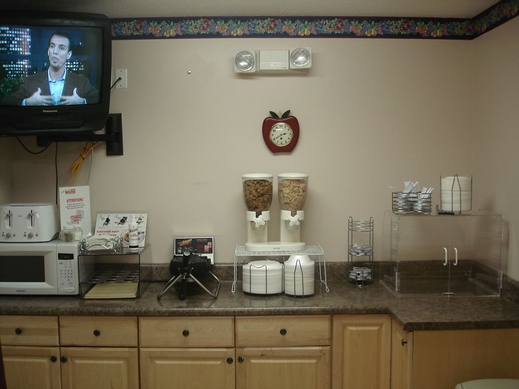 Douglas Inn & Suites Cleveland Ristorante foto