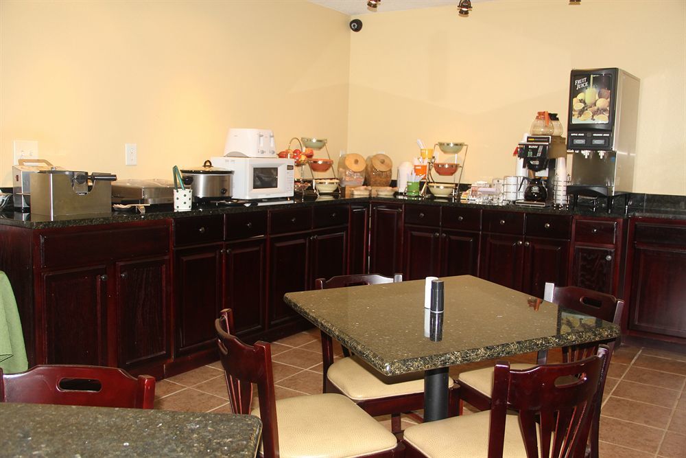 Douglas Inn & Suites Cleveland Esterno foto